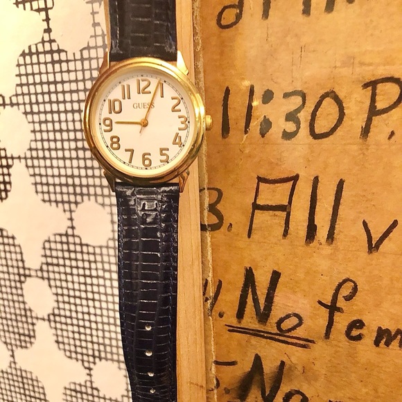 Vintage (1992) Guess Watch - Picture 2 of 13